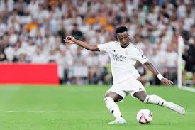 西部季后赛门票比双十一抢购还激烈，第四到第八仅两场半差距。快船伦纳德31分“机器人模式”横扫篮网.